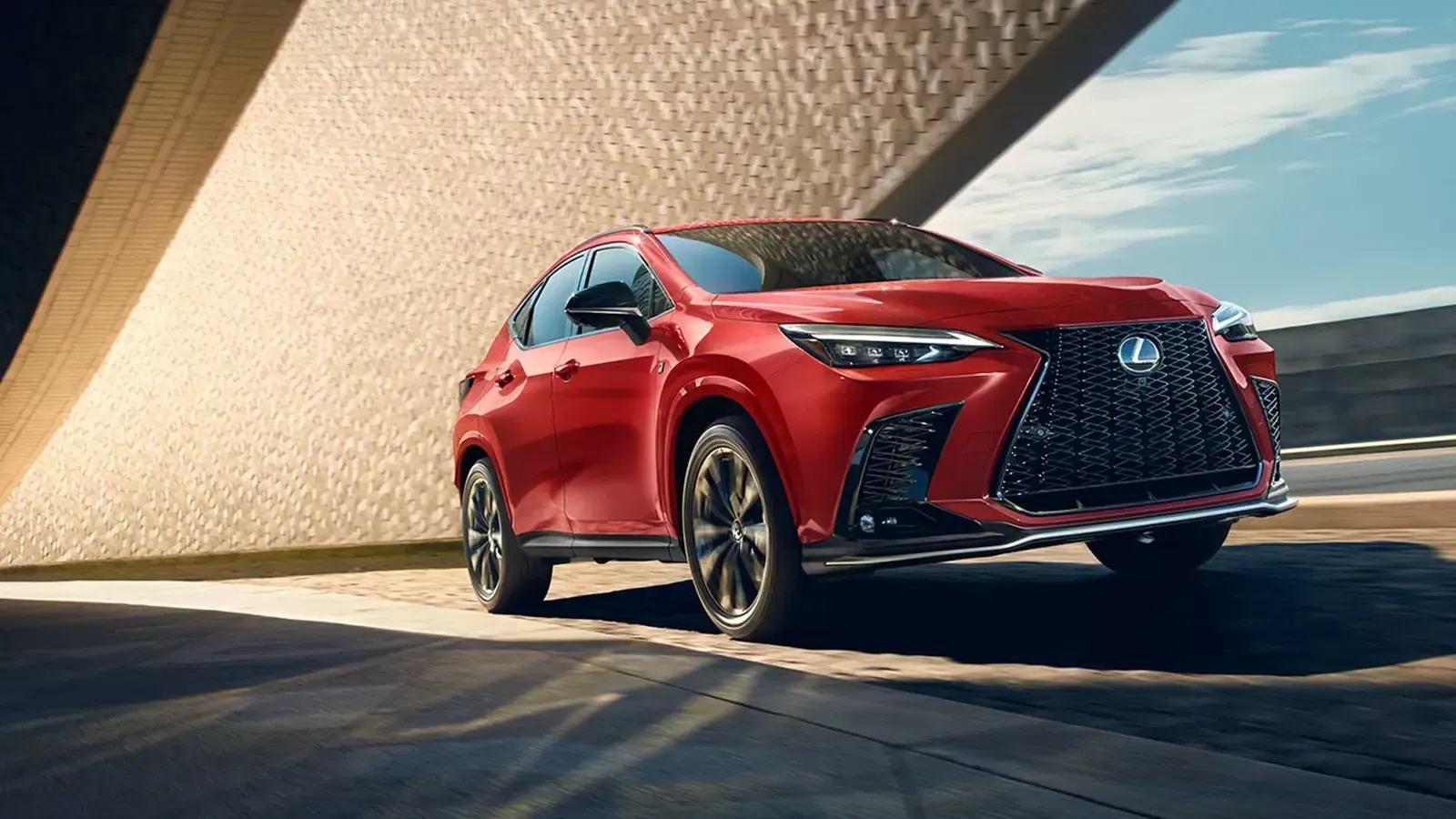 DYNAMIC SHOT OF LEXUS NX