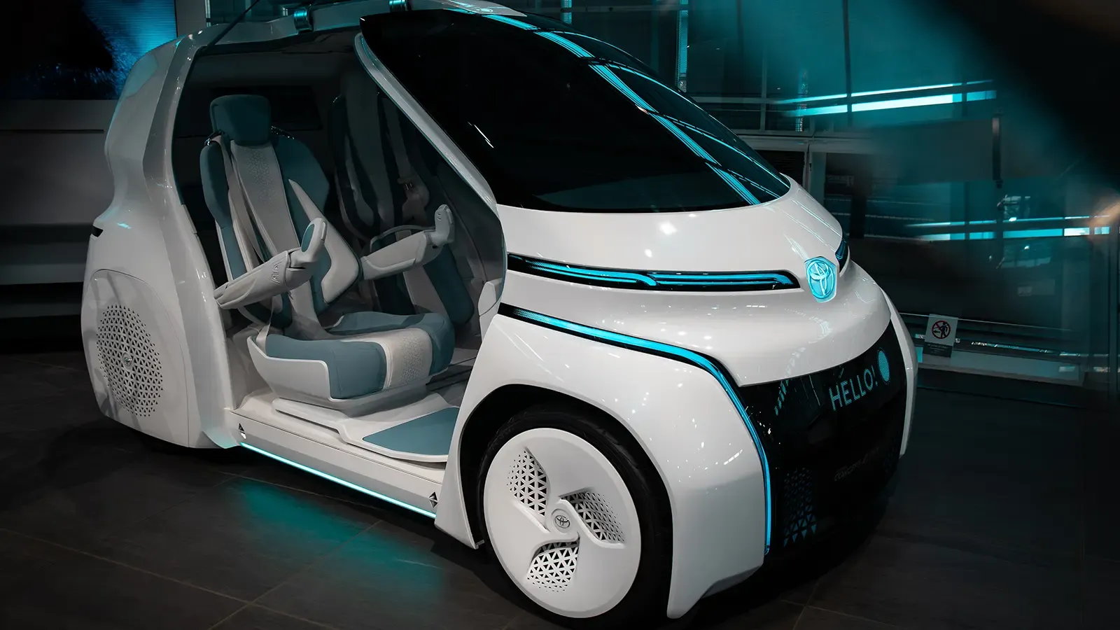 prototype hydrogen powered car from Toyota