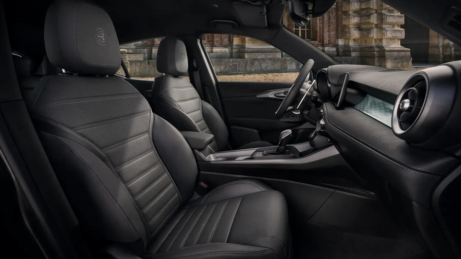 Plug-In Hybrid Alfa Romeo Tonale Interior and Seating
