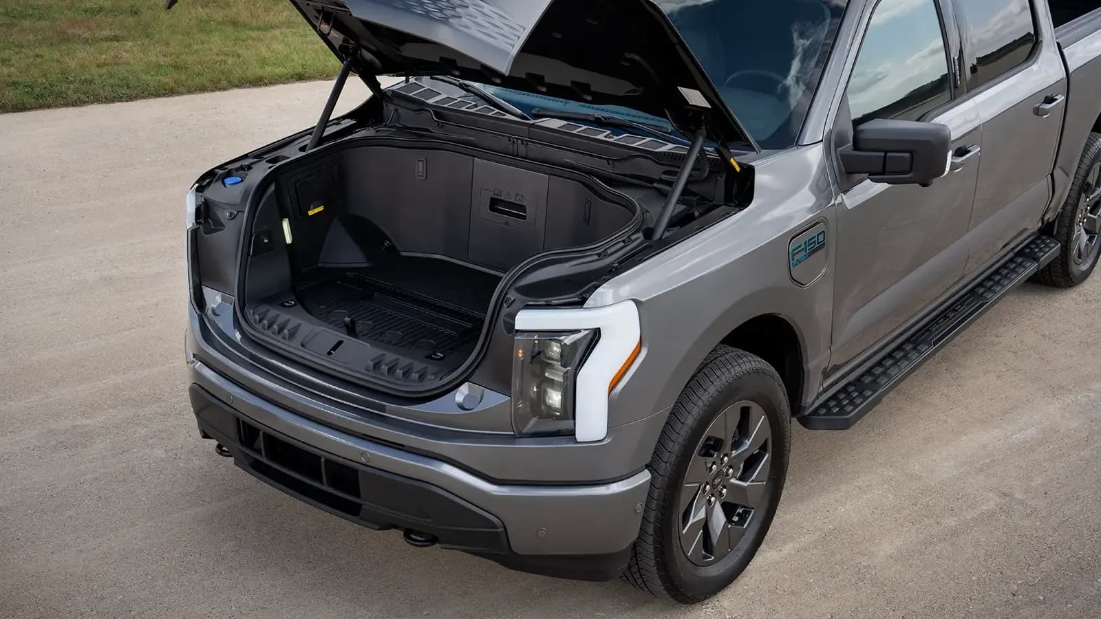 Ford F-150 Lightning frunk