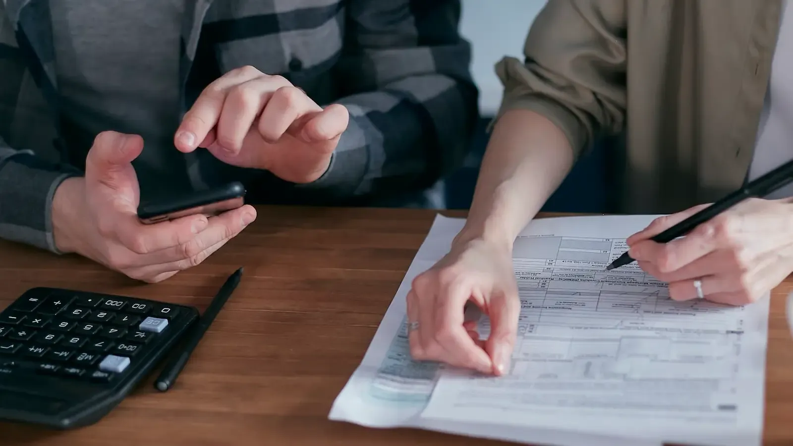 People doing their taxes