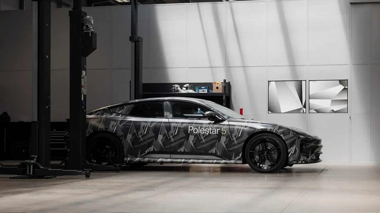 Polestar 5 exterior model