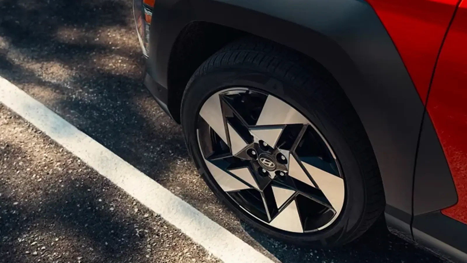 Hyundai Kona wheel close up 