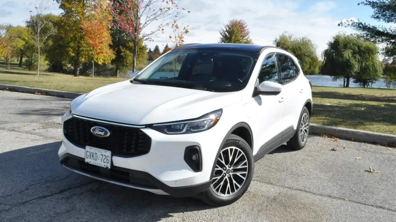 2024 Ford Escape PHEV front exterior view 