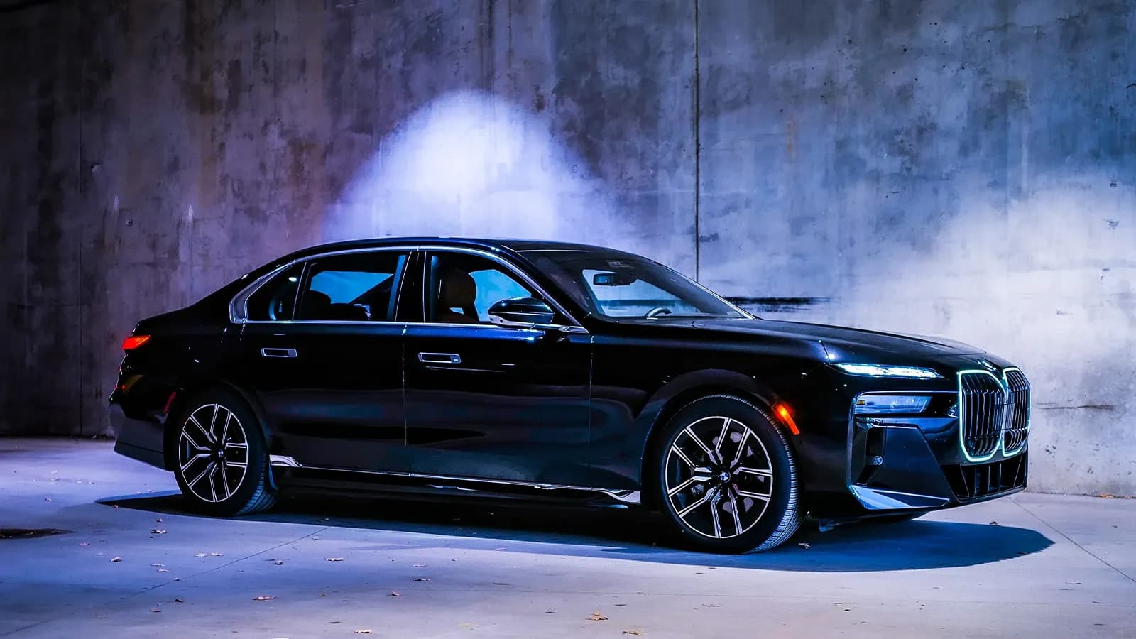 2024 BMW 750e Plug-In Hybrid