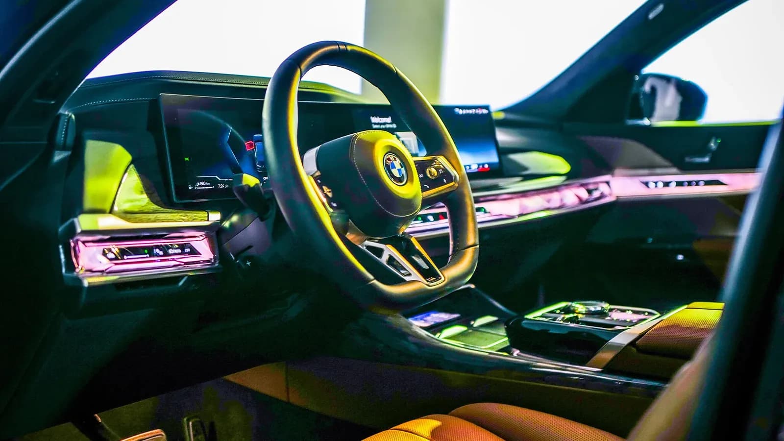 BMW 70e steering wheel and dashboard