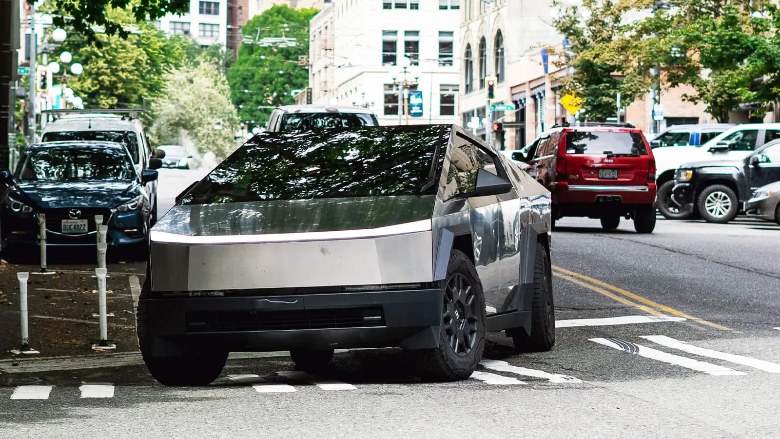 2025 Tesla Cybertruck