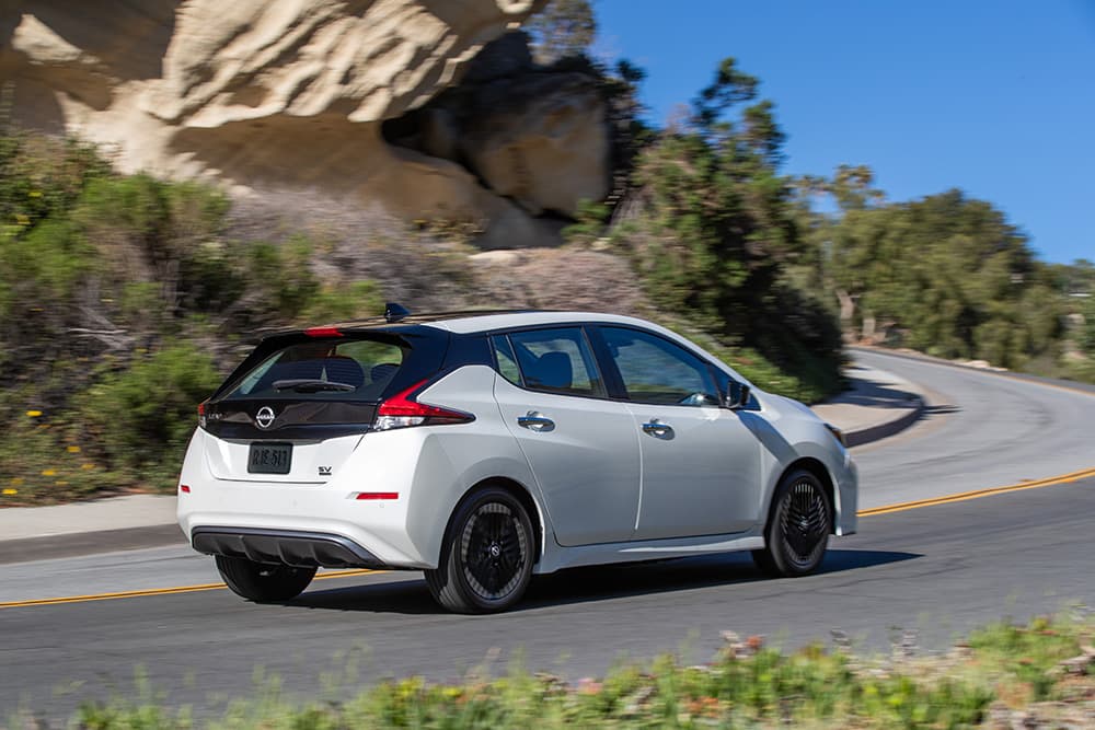 2023 Nissan LEAF SV in white