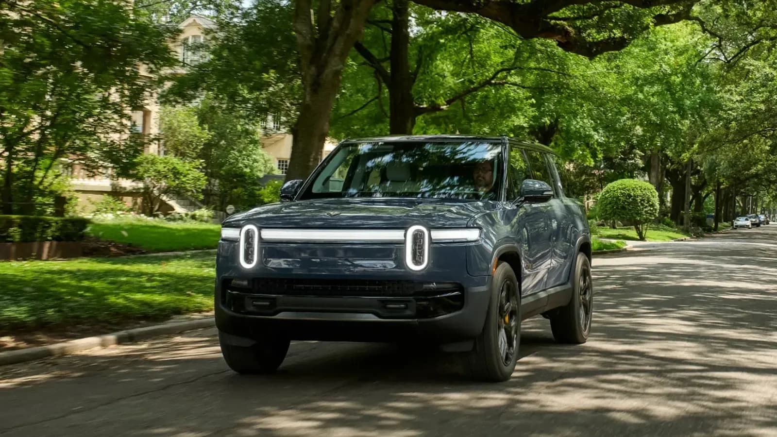 Rivian R1S