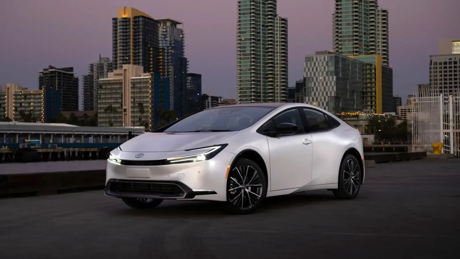 2025 Toyota Pruis