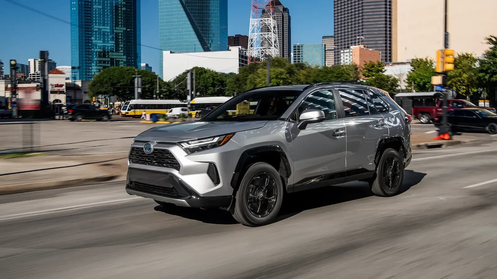 A silver 2022 Toyota Rav4 SE hybrid