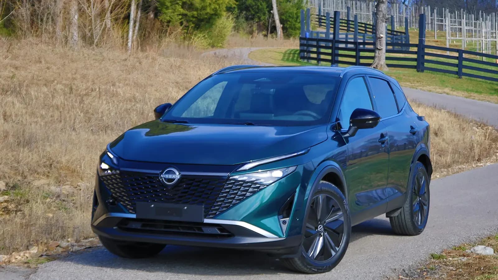A 2025 dark green Nissan Qashqai
