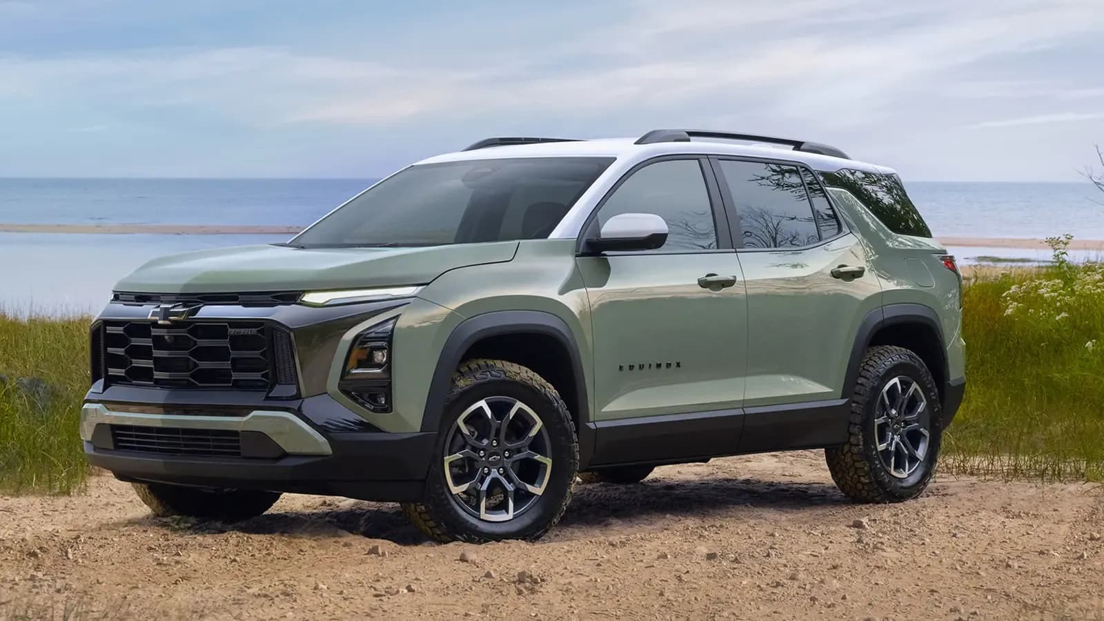 A 2025 green Chevrolet Equinox 
