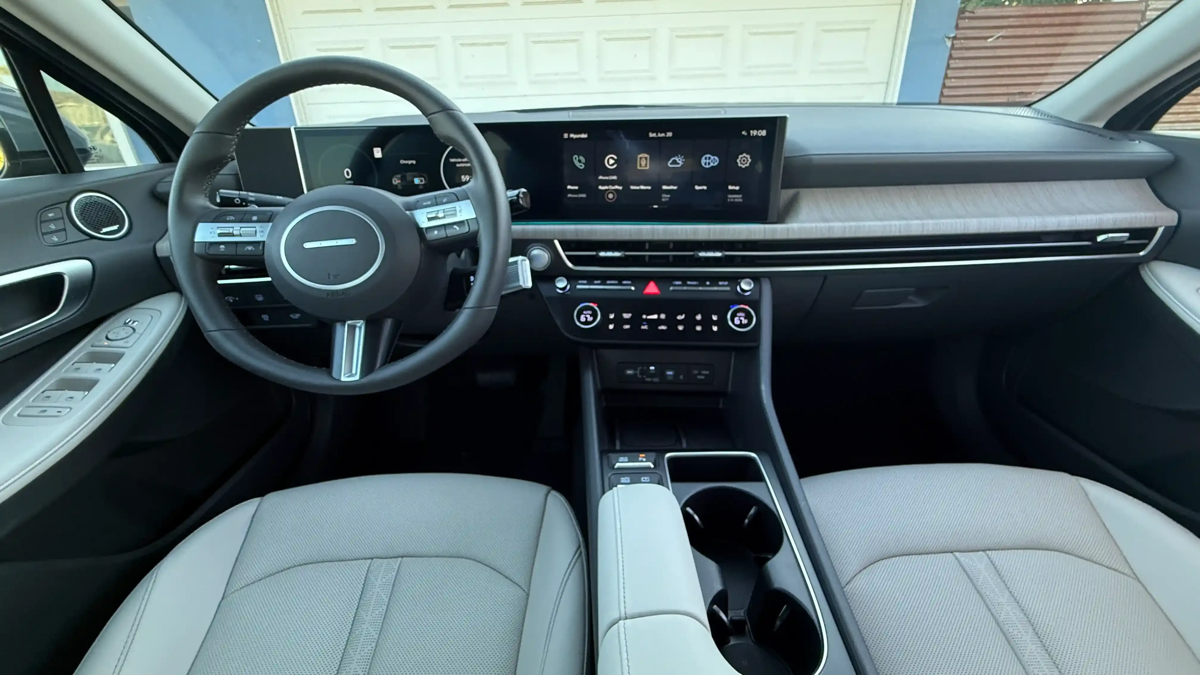 Interior and infotainment of a 2026 Hyundai Sonata Hybrid