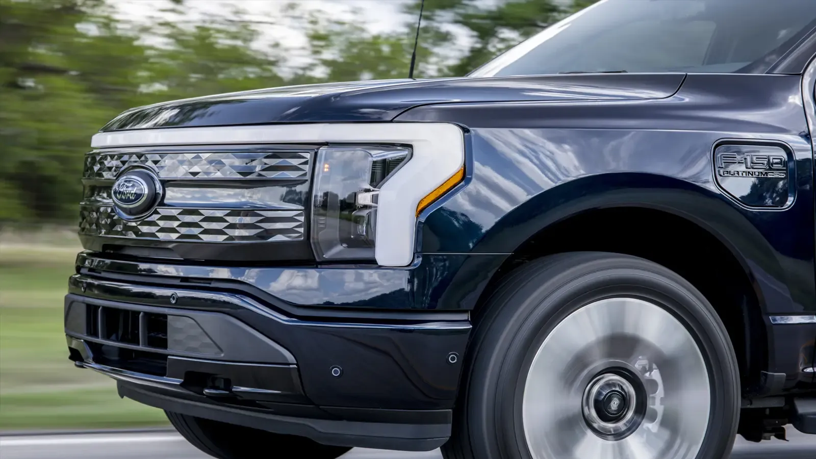 Ford F-150 Lightning exterior