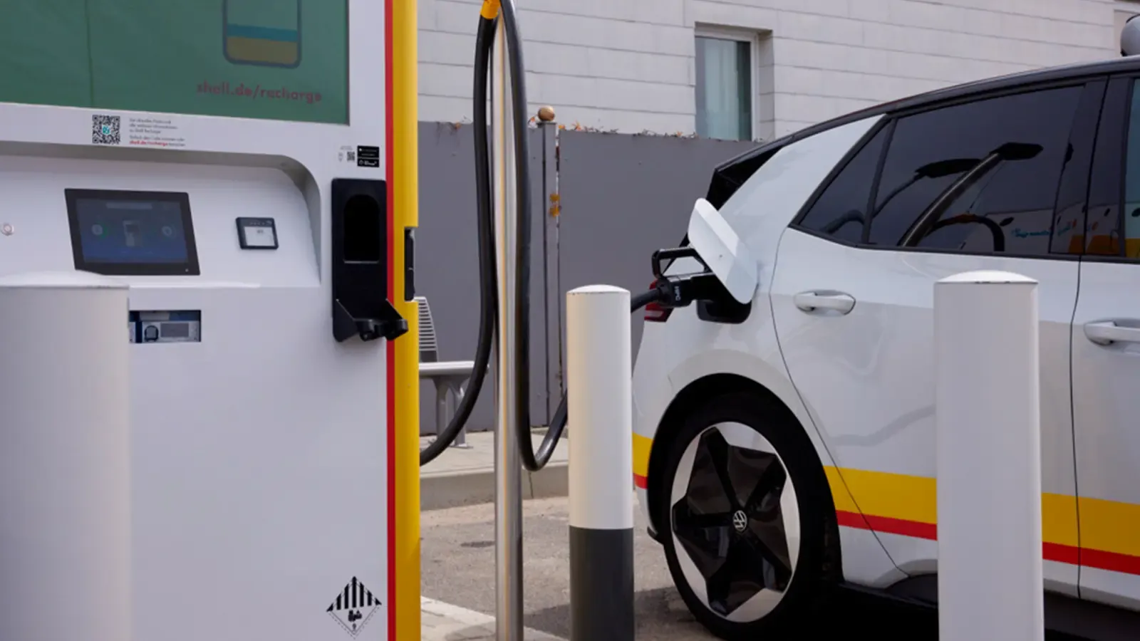 The Shell charging network that can be found in supermarkets, parking lots, and various businesses