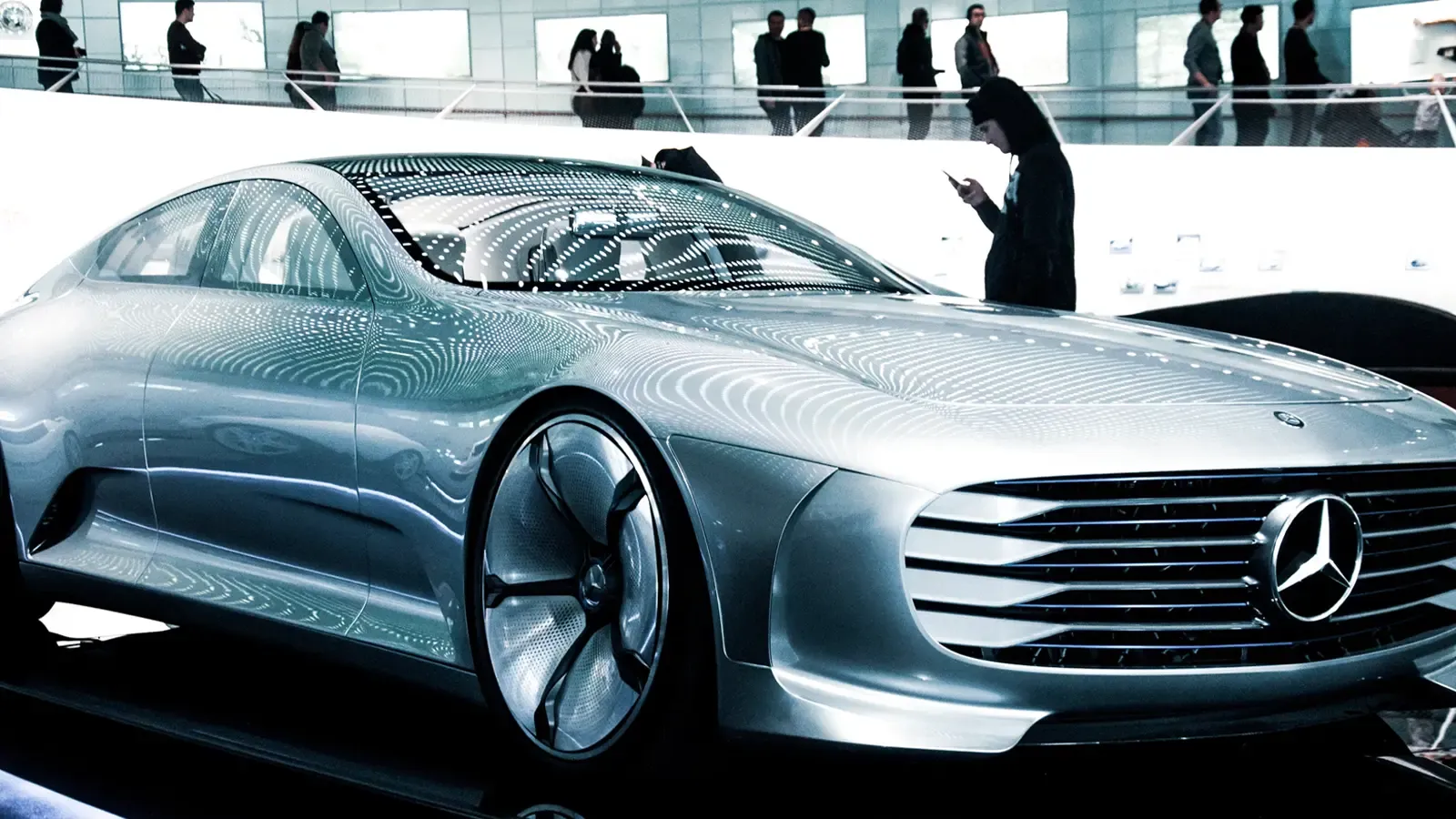 Mercedes-Benz "Concept IAA" hybrid model