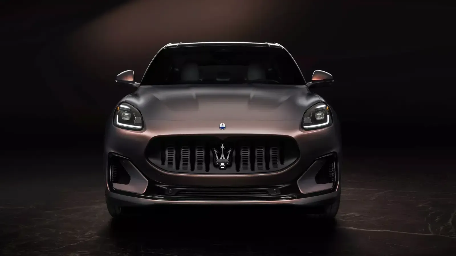 Maserati Grecale Folgore front exterior view