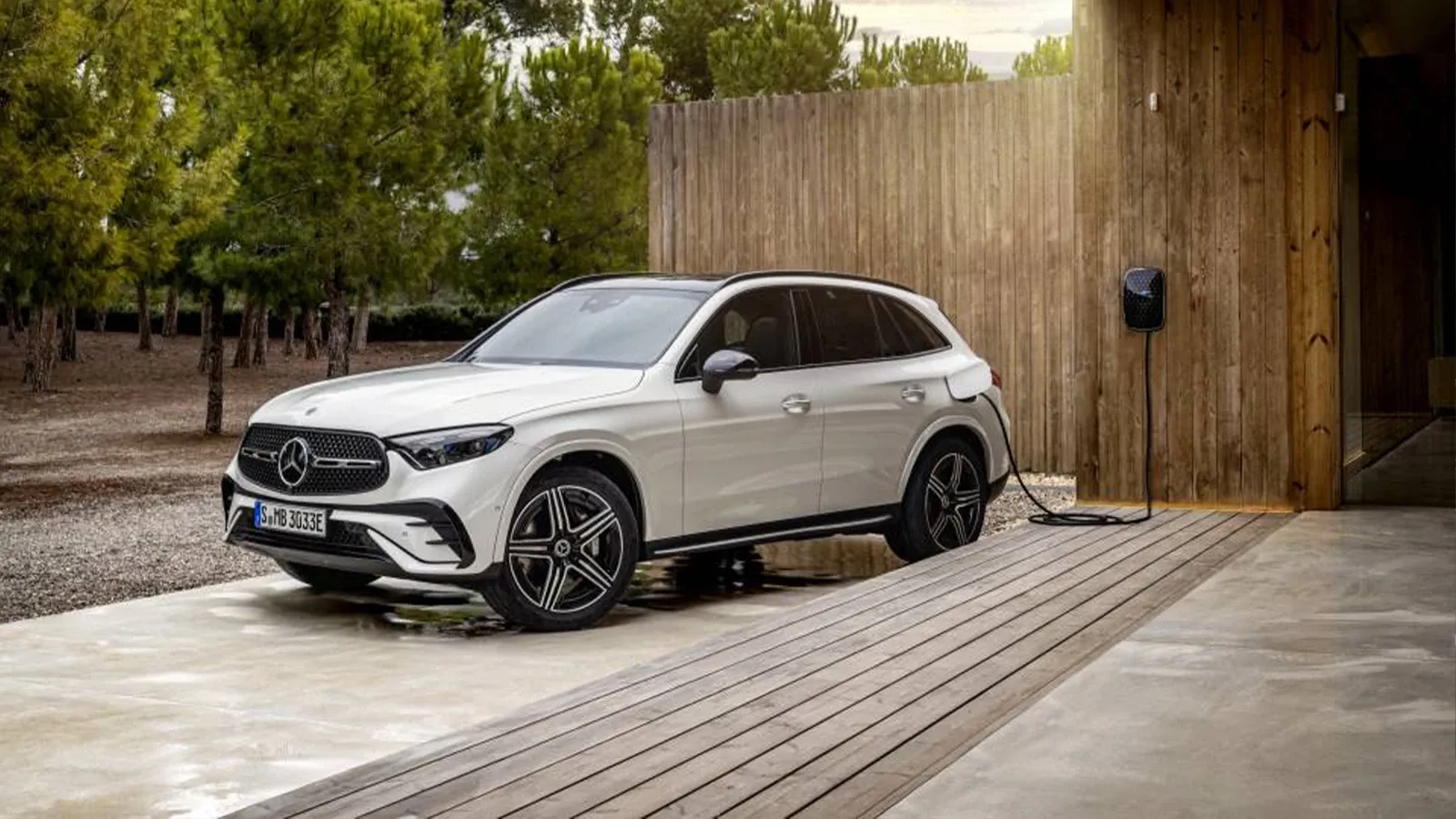 GLC350e Plug-In Hybrid parked in the driveway