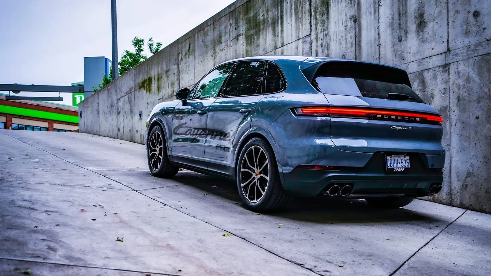 Porsche Cayenne S E-Hybrid Rear Exterior