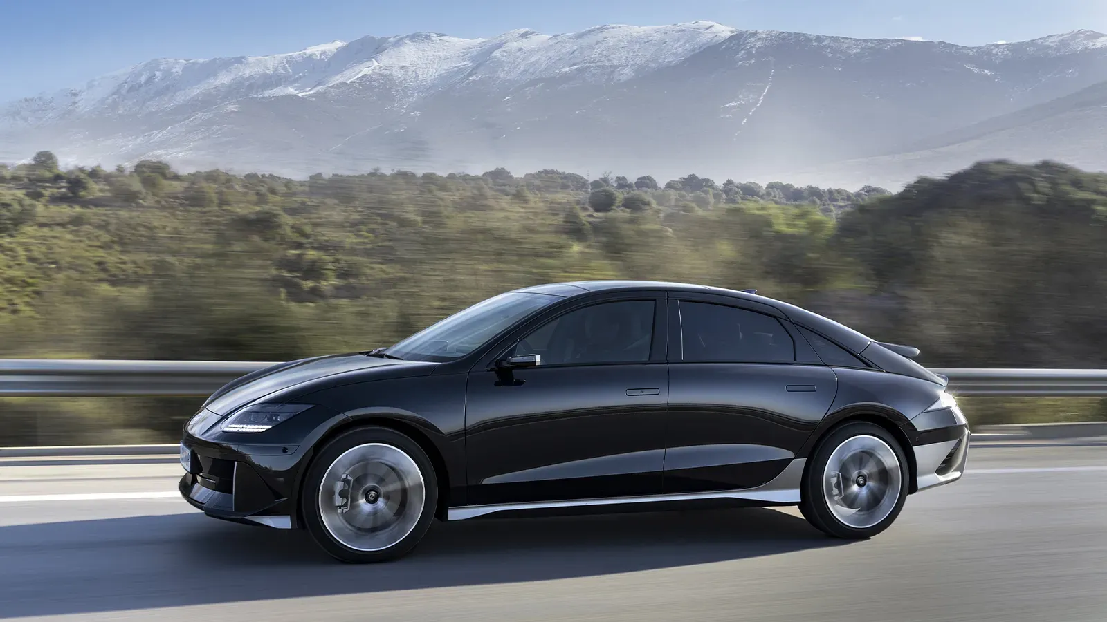 black Hyundai Ioniq 6