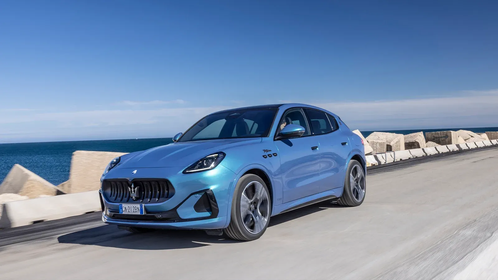 Blue Maserati Grecale Folgore
