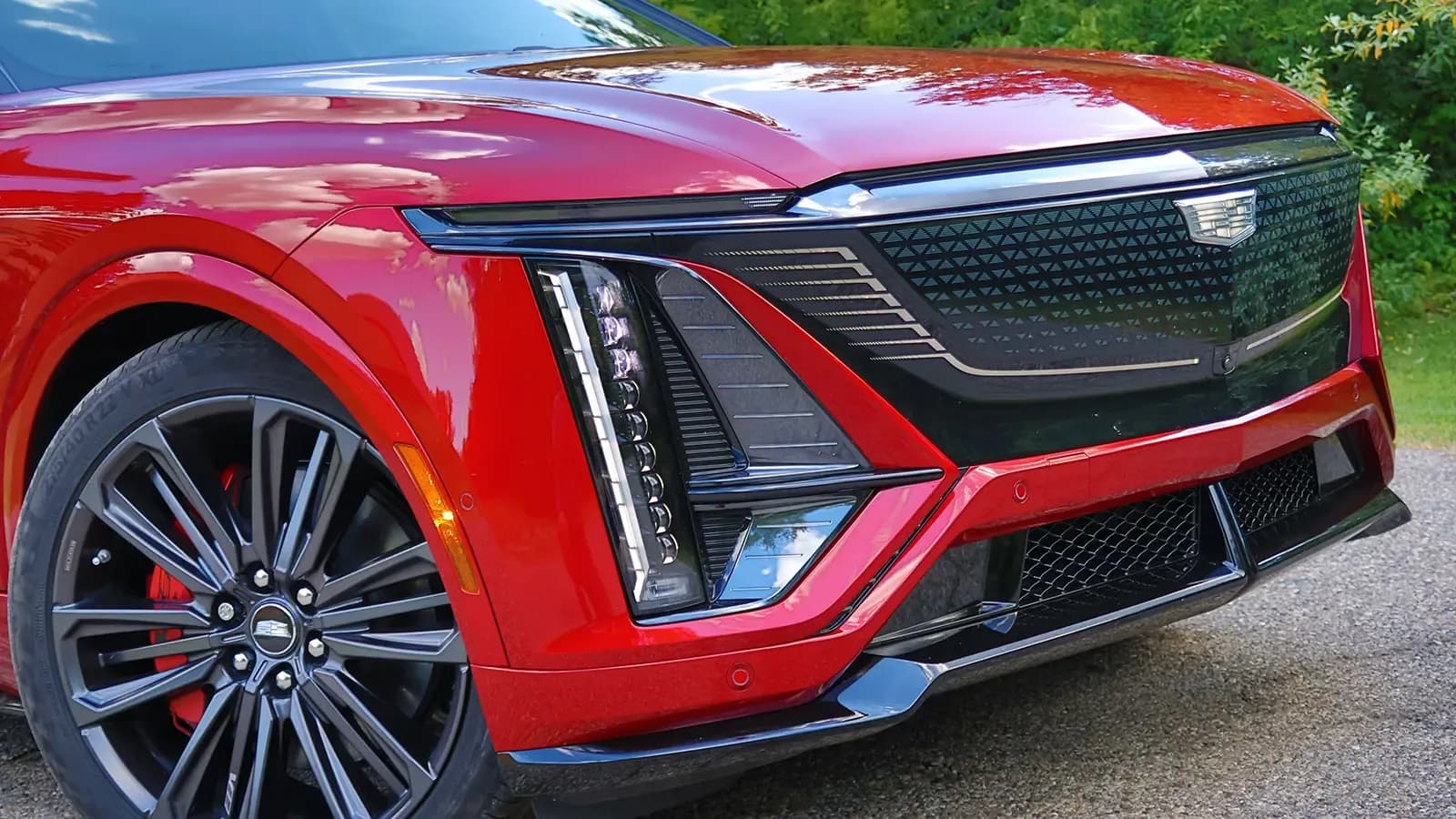 2026 Cadillac V-Series grill view